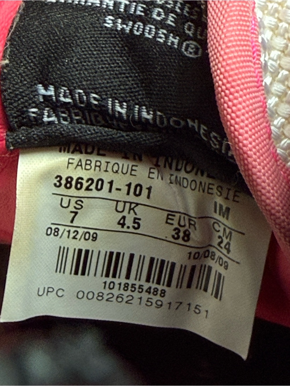 Nike women’s Low-Top Sneakers - White & Pink - Picture 7 of 7